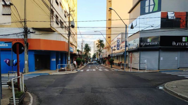 Lockdown decretado pela prefeitura de Araraquara chegou a parar inclusive transporte público e supermercados