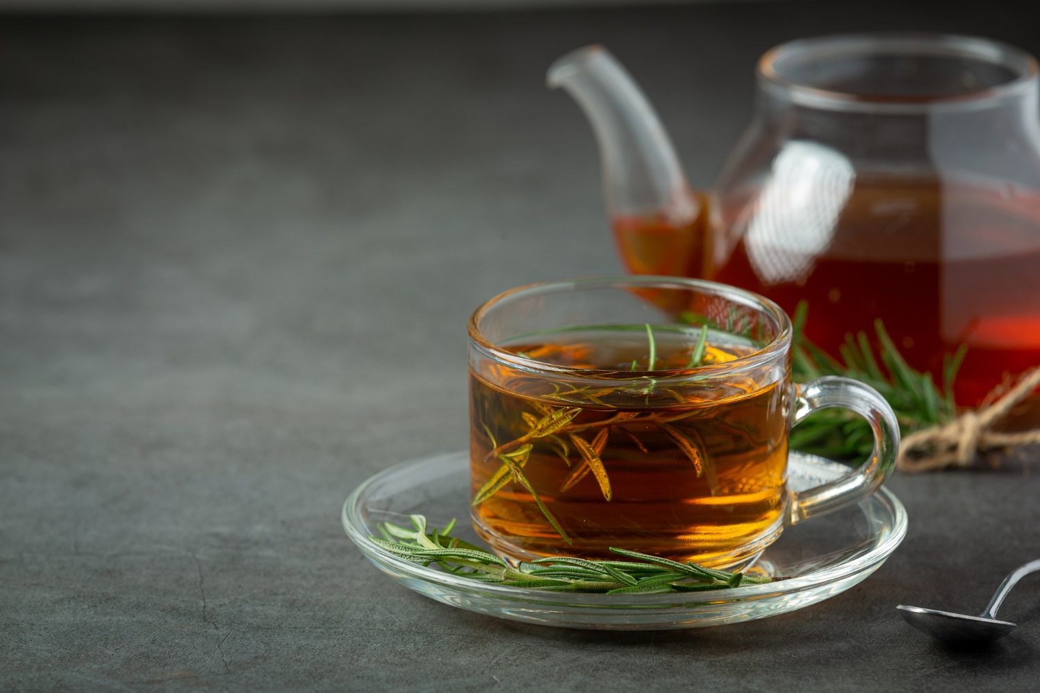 Chá traz benefícios para o cérebro e para o sistema imunológico, diz estudo