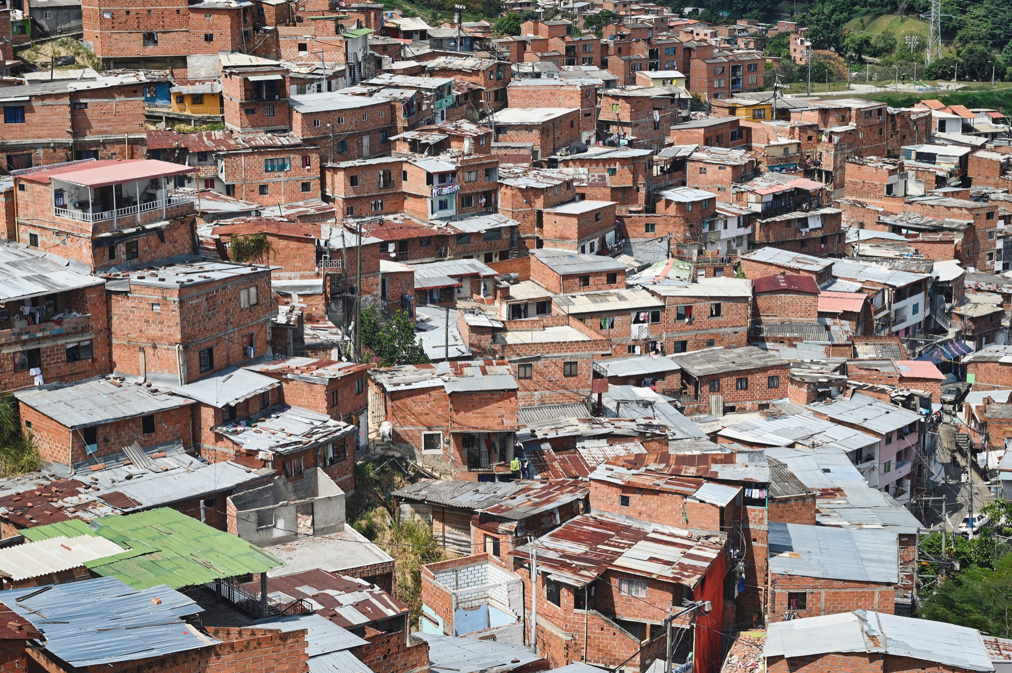 20 milhões estão passando fome no Brasil e o número de favelas dobrou em 10 anos